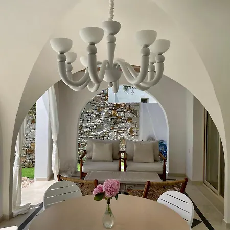 Byblos Aria-the Sea Side Luxury 斯卡拉索提罗斯